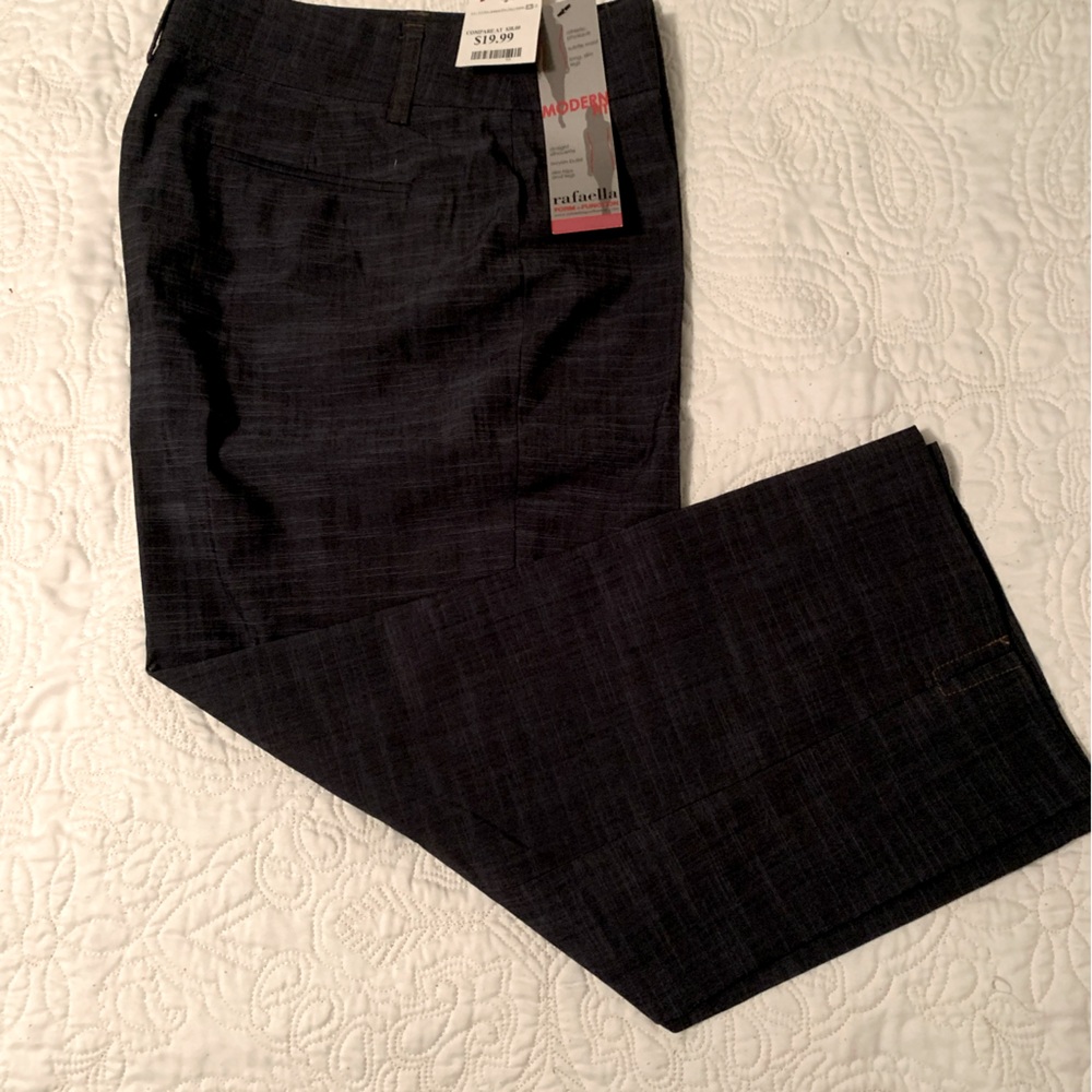 Rafaella cropped pants! NWT Size 8 in Dark Heather Gray